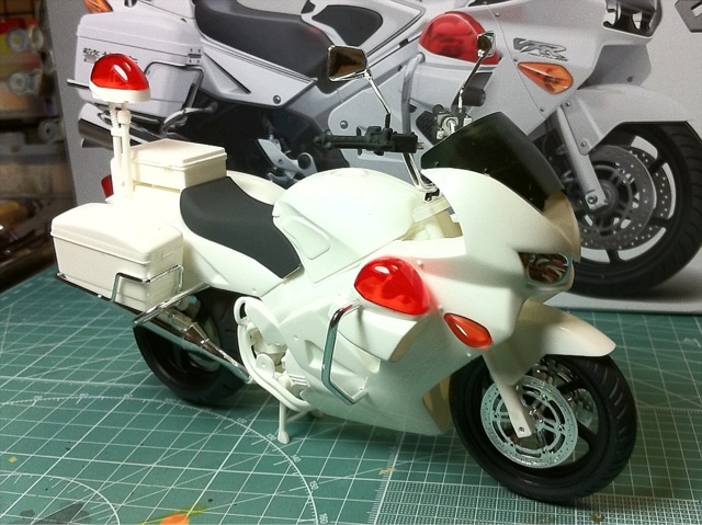 フジミ模型『HONDA VFR800P 警視庁白バイ』製作まとめ - posfie